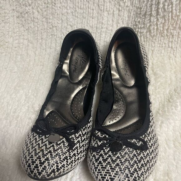 Dexflex comfort fabric woven black & white ballerina flats with bow accent SZ9 - Picture 9 of 10